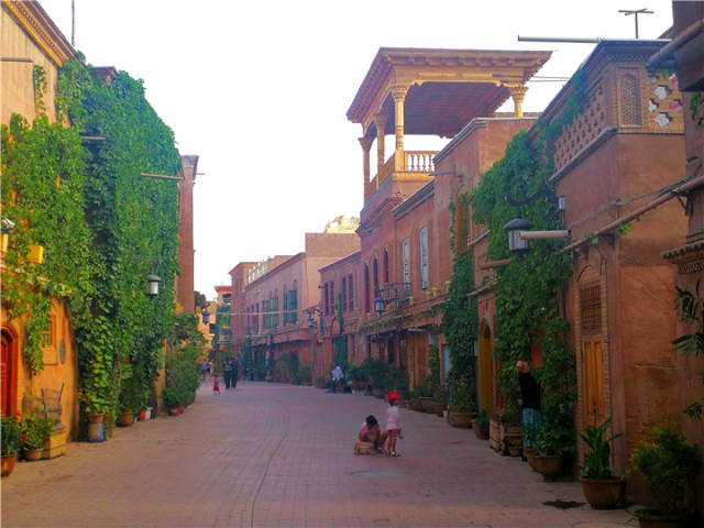 The Heavenly lake Turpan Hotan Kashgar 10 days tour