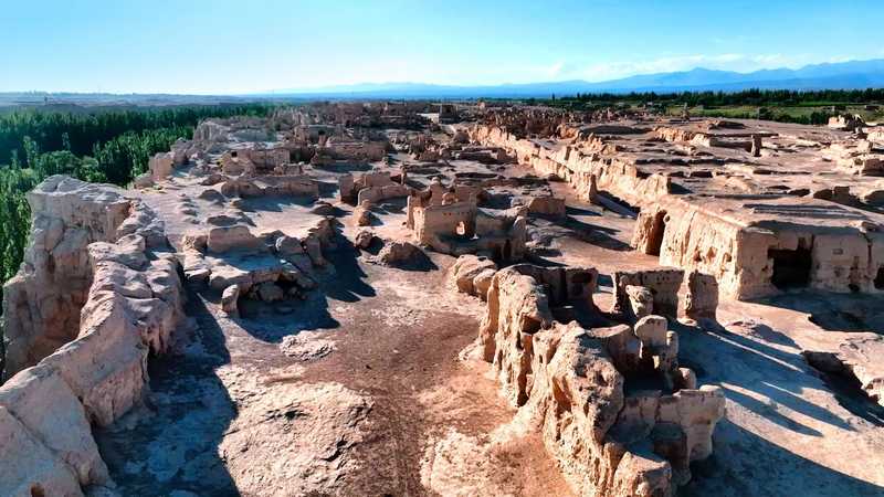 The Heavenly lake Turpan Hotan Kashgar 10 days tour