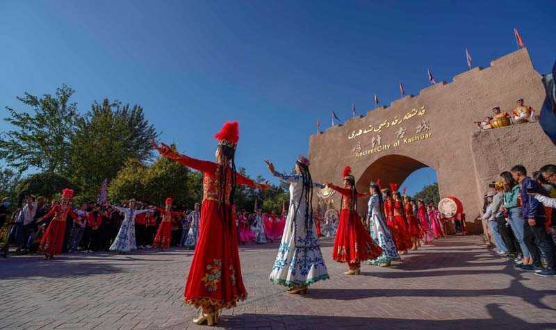Silk road Kashgar,Turpan,heavenly lake Kanas 13 days tour